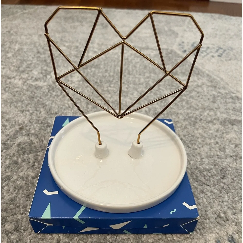 COXET WIRE HEART CERAMIC JEWELRY HOLDER